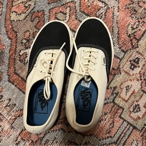 Vans authentic in a black white